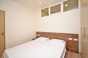 Iron/ironing board, free WiFi - Apartment by Luxe Group PU383 (Yerevan)