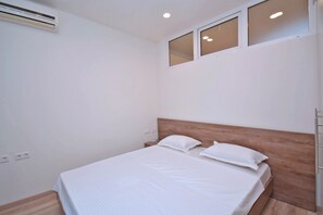 Family Apartment | Seterika/papan seterika, Wi-fi percuma 