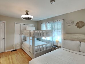 2 quartos, ferros/tábuas de passar roupa, Wi-Fi, roupa de cama