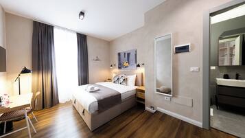 Deluxe-Doppelzimmer | Schreibtisch, laptopgeeigneter Arbeitsplatz, kostenloses WLAN