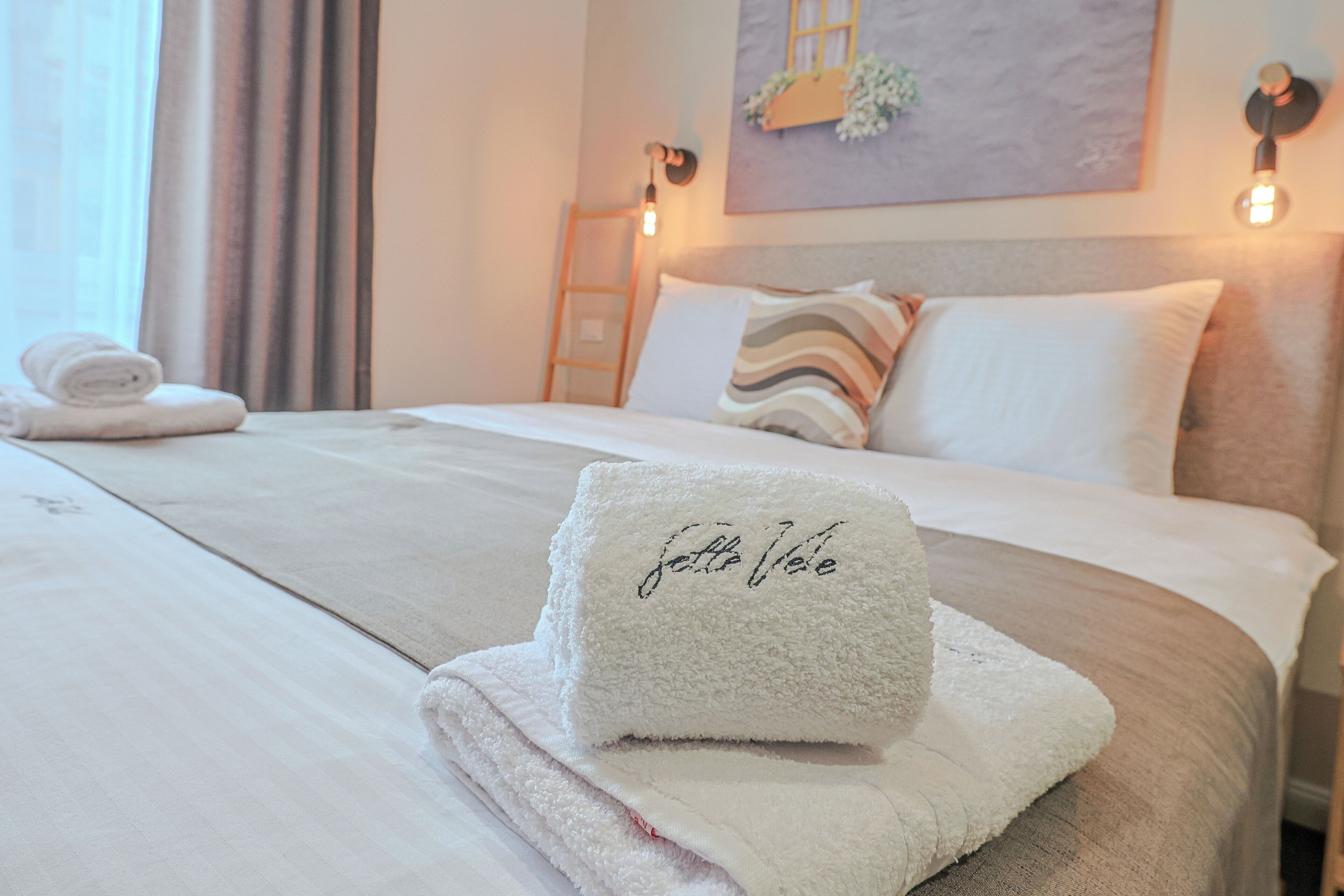 Deluxe Double Room | Meja, ruang kerja komputer riba, Wi-fi percuma 