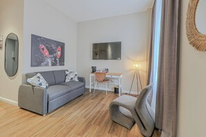 家庭四人房 | 办公桌、笔记本电脑工作区、免费 WiFi