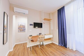 Suite de lujo | Baño | Ducha, secador de pelo, toallas y jabón