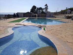 Outdoor pool - Falls View Resort Nabuyole (Webuye)