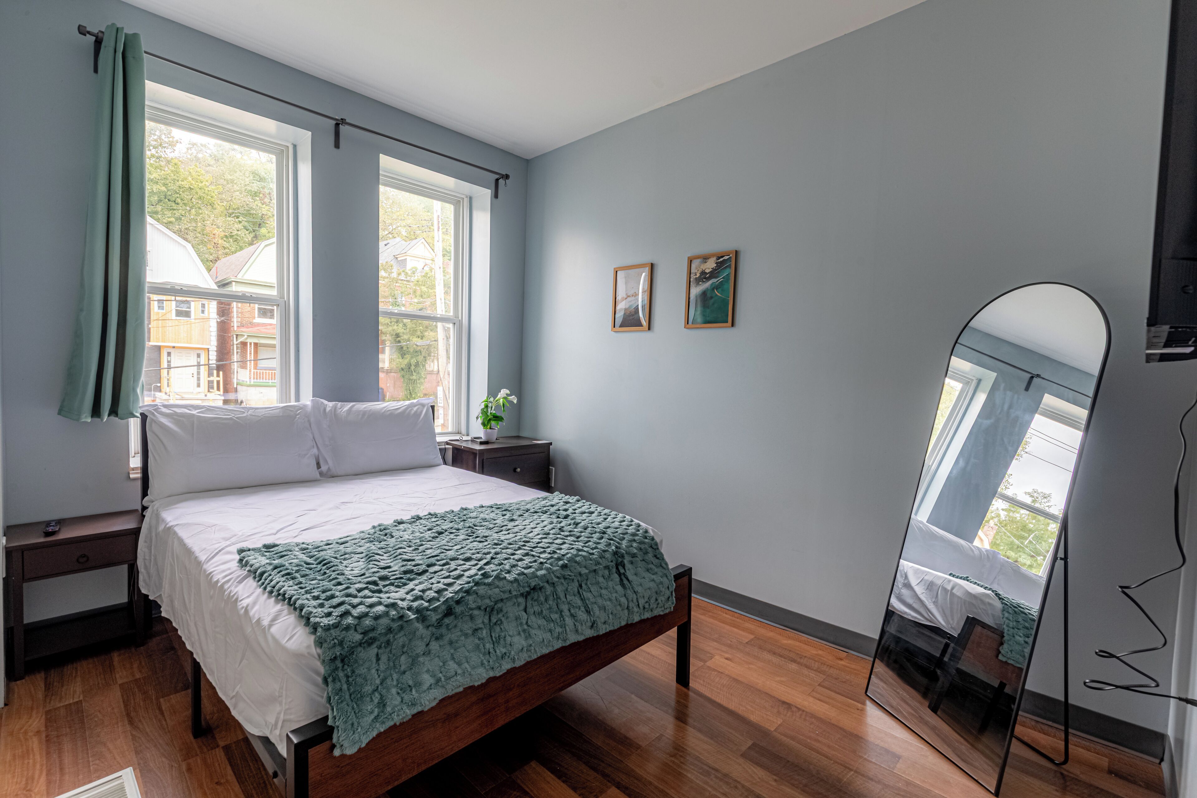 7 bedrooms, iron/ironing board, WiFi, bed sheets