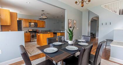 Spacious Modern 7BR Retreat ~ 3 Story Gem in Pittsburgh