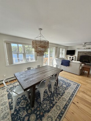 Interior - WATERFRONT ON THOMPSON LAKE (Oxford)