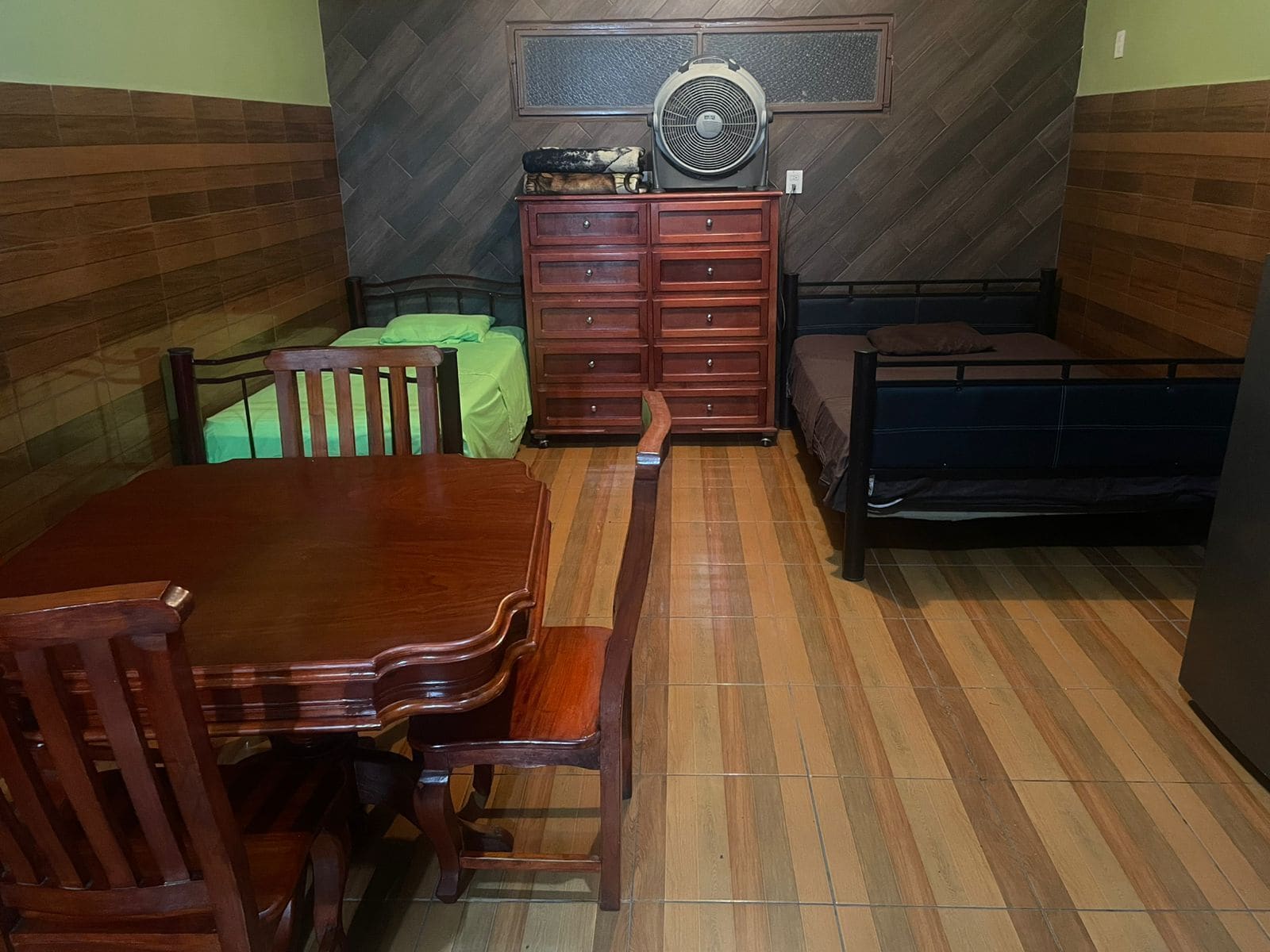 1 quarto, roupa de cama