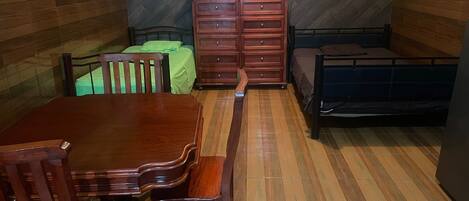 1 bedroom, bed sheets