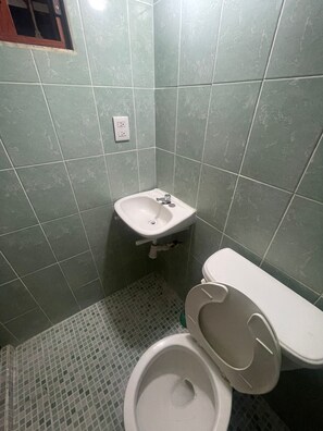 Bathroom - Quiet and centrally located rustic style room (Veracruz)