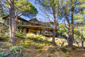 Exterior - Le Sabel - Cabanon Guest Room with Mountain View and Wi-Fi (Mourèze)