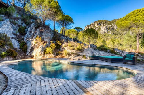 Guest Room 'Le Sabel - Blue Room' with Mountain View, Shared Pool
