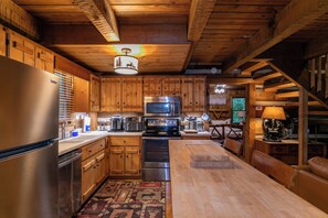 冰箱、微波炉、烤箱、炉灶