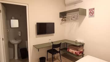 Basic Double Room | Iron/ironing board, free WiFi