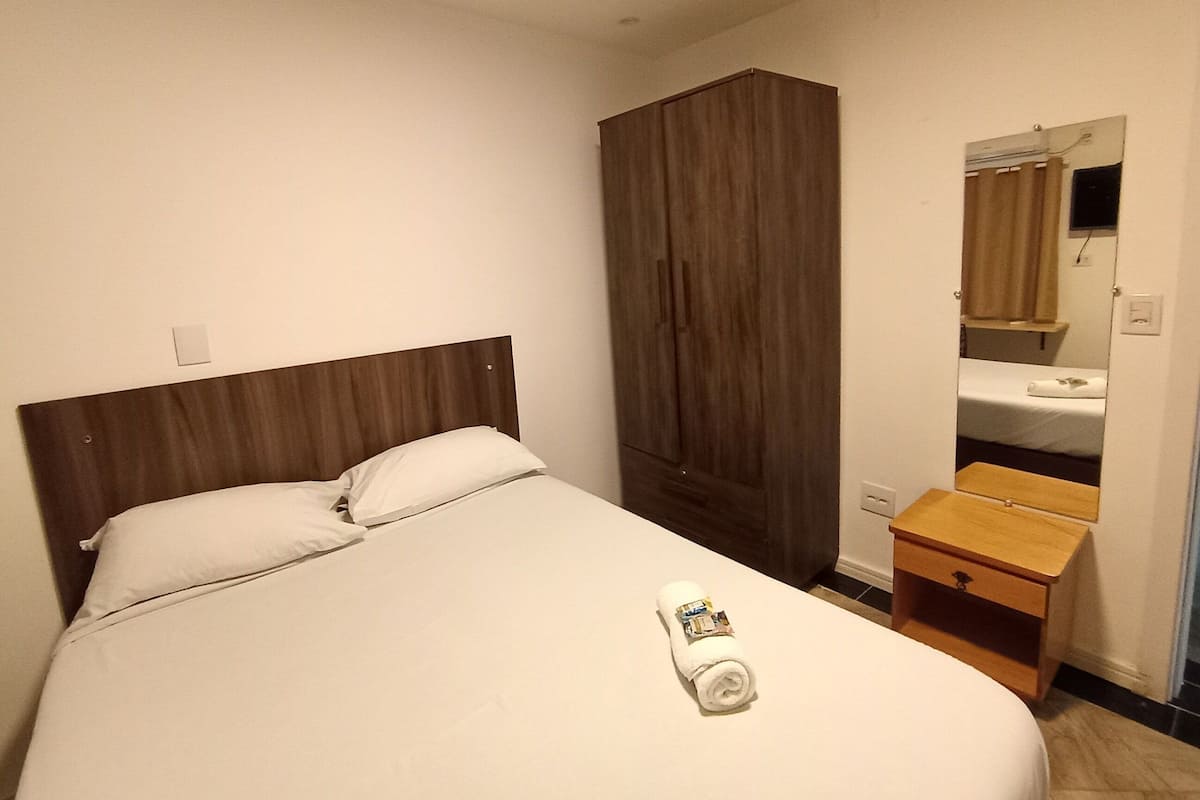 Basic Suite | Iron/ironing board, free WiFi