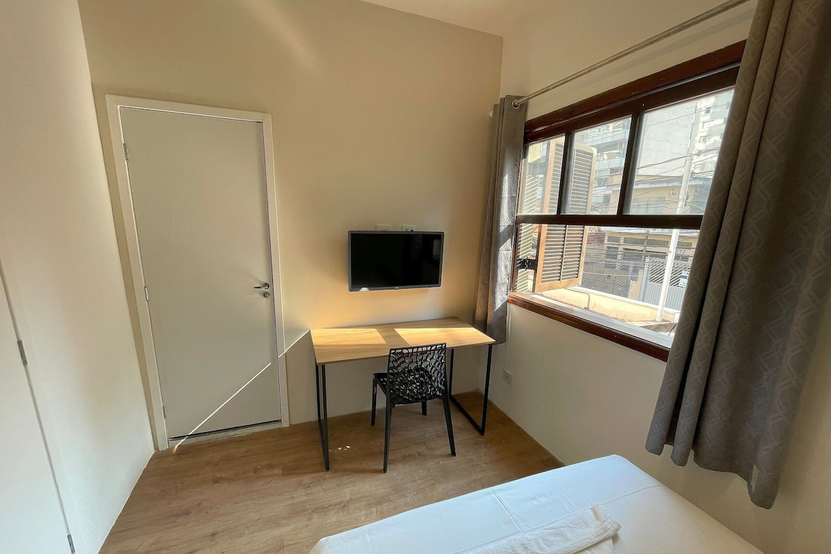 Basic Double Room | Iron/ironing board, free WiFi