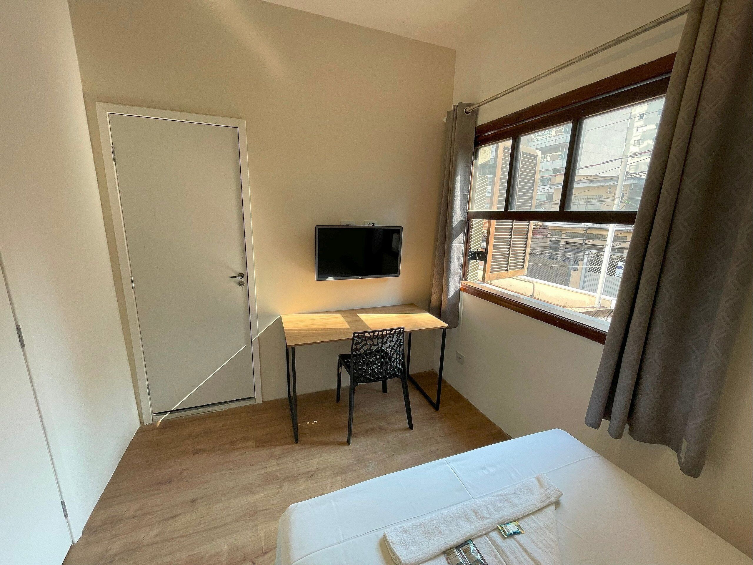 Basic Double Room | Iron/ironing board, free WiFi