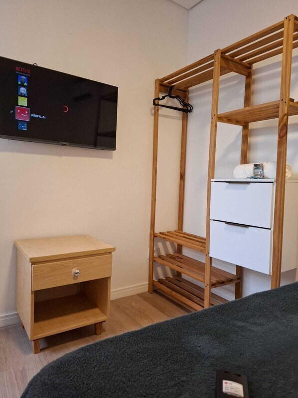 Suite | Iron/ironing board, free WiFi
