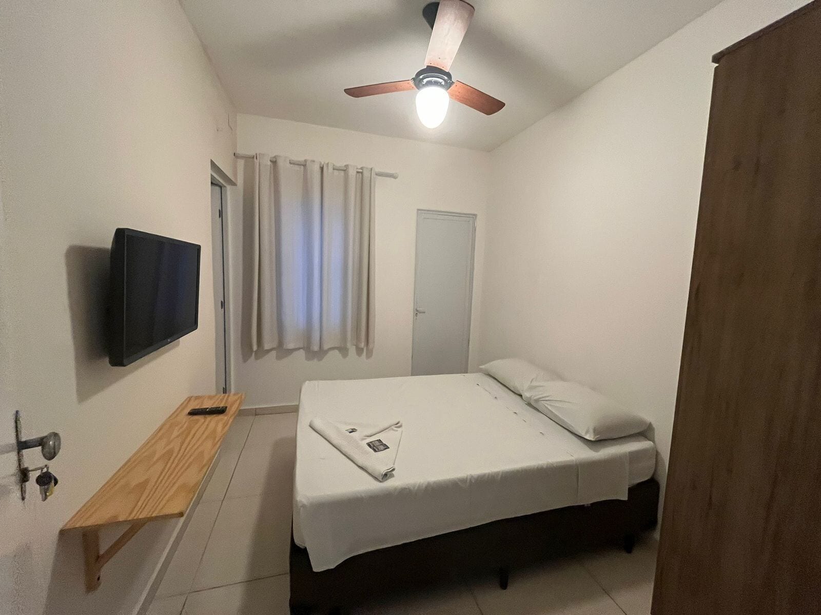 Basic Double Room | Iron/ironing board, free WiFi