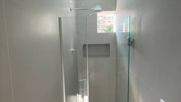 Basic Double Room | Bathroom