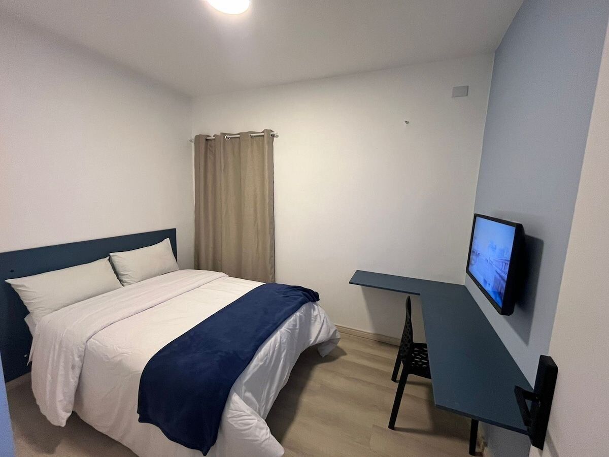 Basic Suite | Iron/ironing board, free WiFi