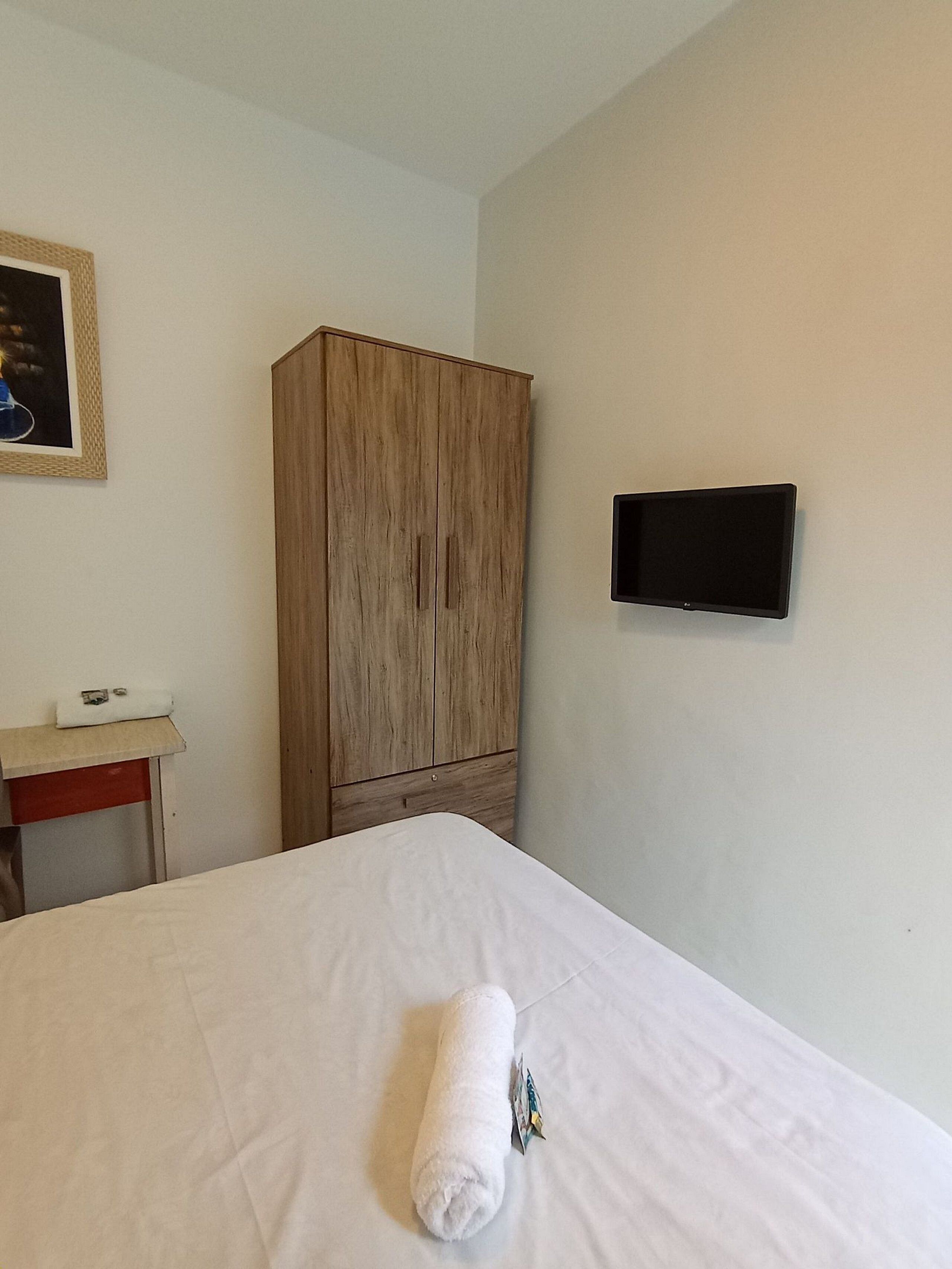 Basic Suite | Iron/ironing board, free WiFi