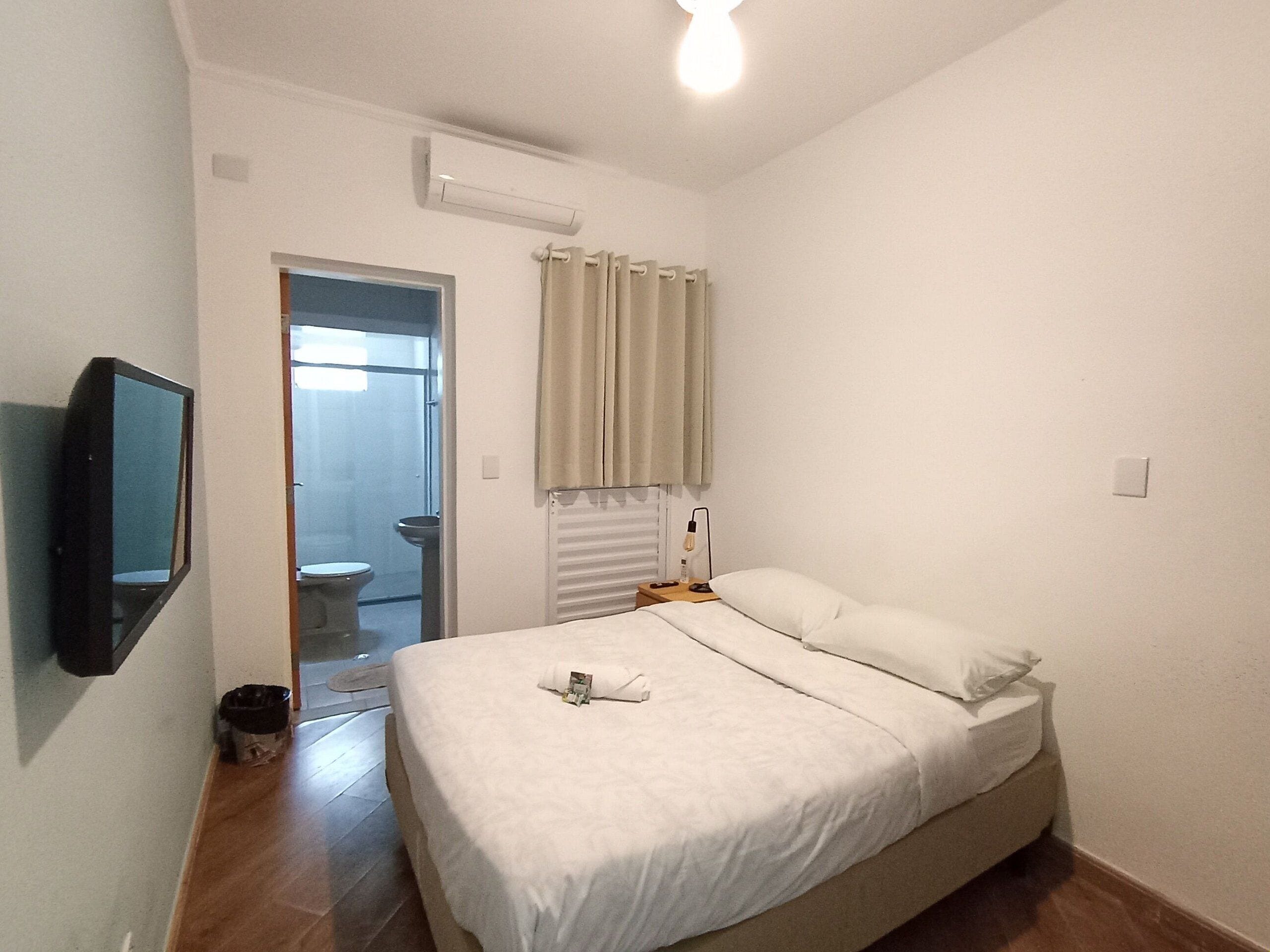 Basic Suite | Iron/ironing board, free WiFi