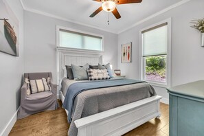 3 عدّة غرف نوم ومكواة/لوح كي وسرير سفر وواي فاي