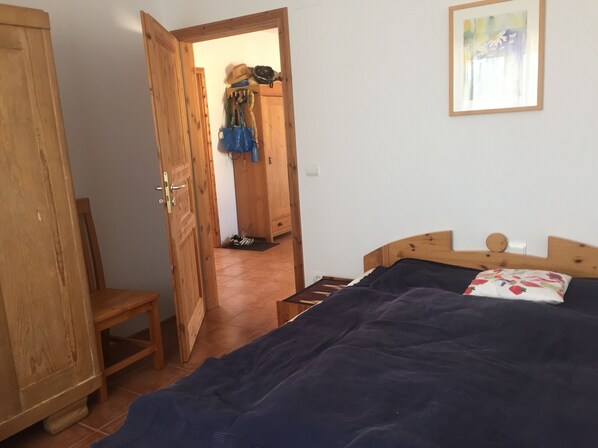 2 chambres, fer et planche à repasser, Wi-Fi gratuit, draps fournis