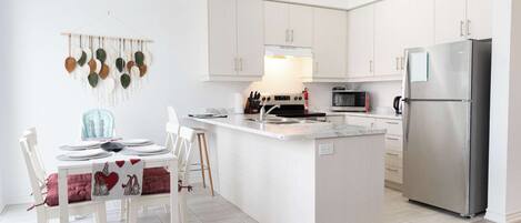 Fridge, microwave, oven, stovetop