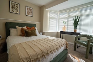 2 bedrooms, iron/ironing board, WiFi, bed sheets