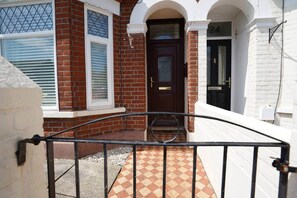 Exterior detail - blissful beachside bliss!! (Lowestoft)