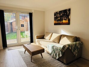 Living area - Cosy house for rent in a quiet area (Coventry)