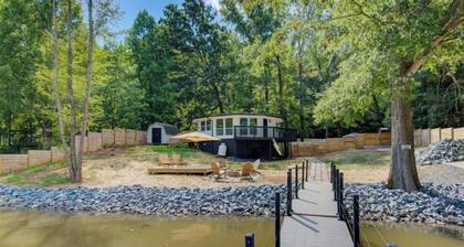 The Dodecagon Retreat on High Rock Lake