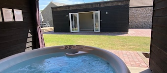 Church Road Retreats - Dunes Cottage