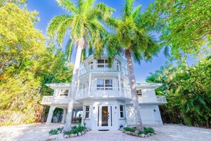 Exterior - Gorgeous 5-bedroom laid back waterfront vacation house in Key Largo (Key Largo)