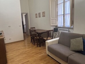 Living area - San Vitale by GHOR - Two Bedroom Apartment, Sleeps 6 (Rome)