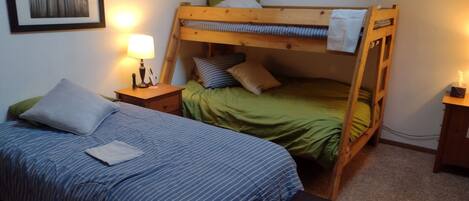 2 bedrooms, iron/ironing board, free WiFi, bed sheets