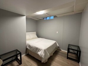 2 عدّة غرف نوم وواي فاي وملاءات أسرّة