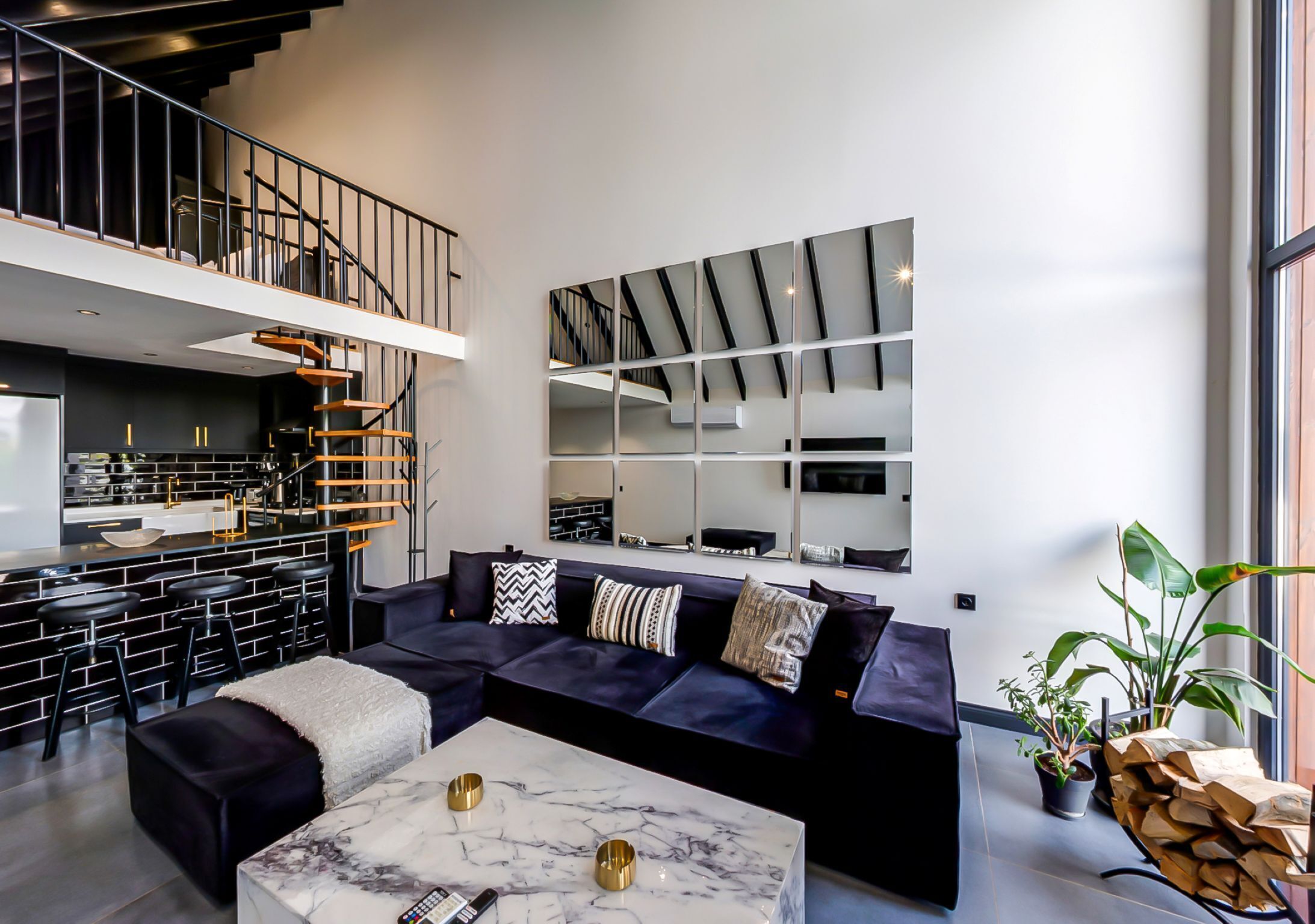 Villa | Espacio para trabajar con laptop y wifi gratis 