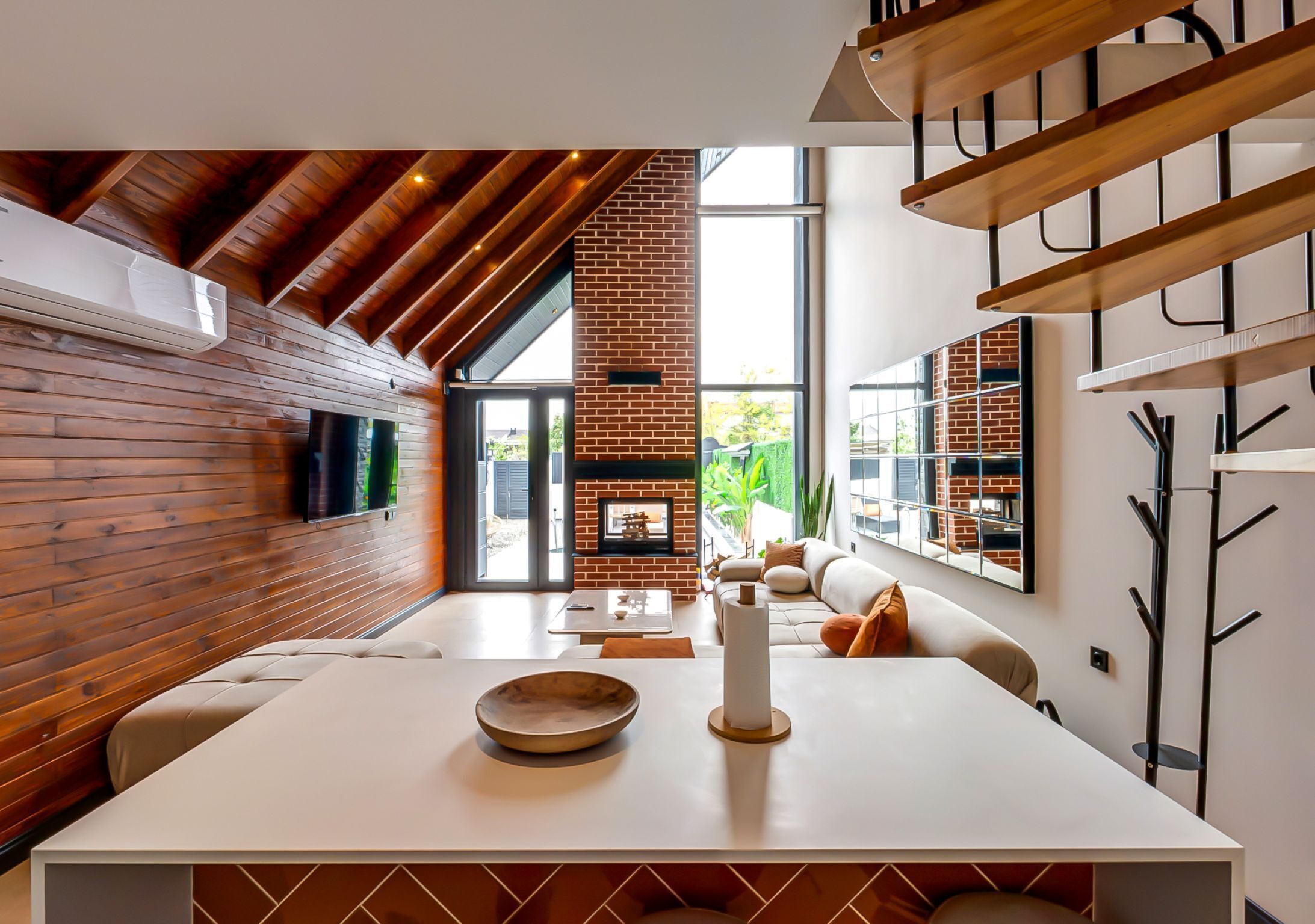 Perushuvila | Kannettavalle tietokoneelle sopiva työtila, ilmainen Wi-Fi