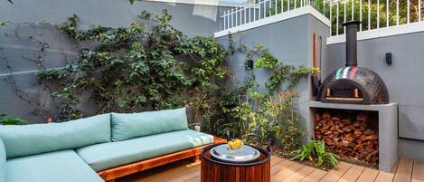 Apartment (2 Bedrooms) | Front of property