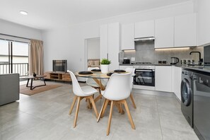 Apartment (2 Bedrooms) | Interior - Mandalay Hideaway (Johannesburg)