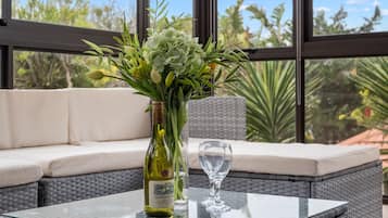 House (6 Bedrooms) | Interior