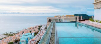 Atermis Regency Hillside Phu Quoc - Sea & Fireworks View