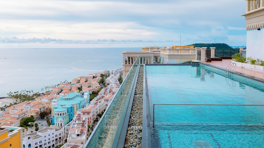 Atermis Regency Hillside Phu Quoc - Sea & Fireworks View