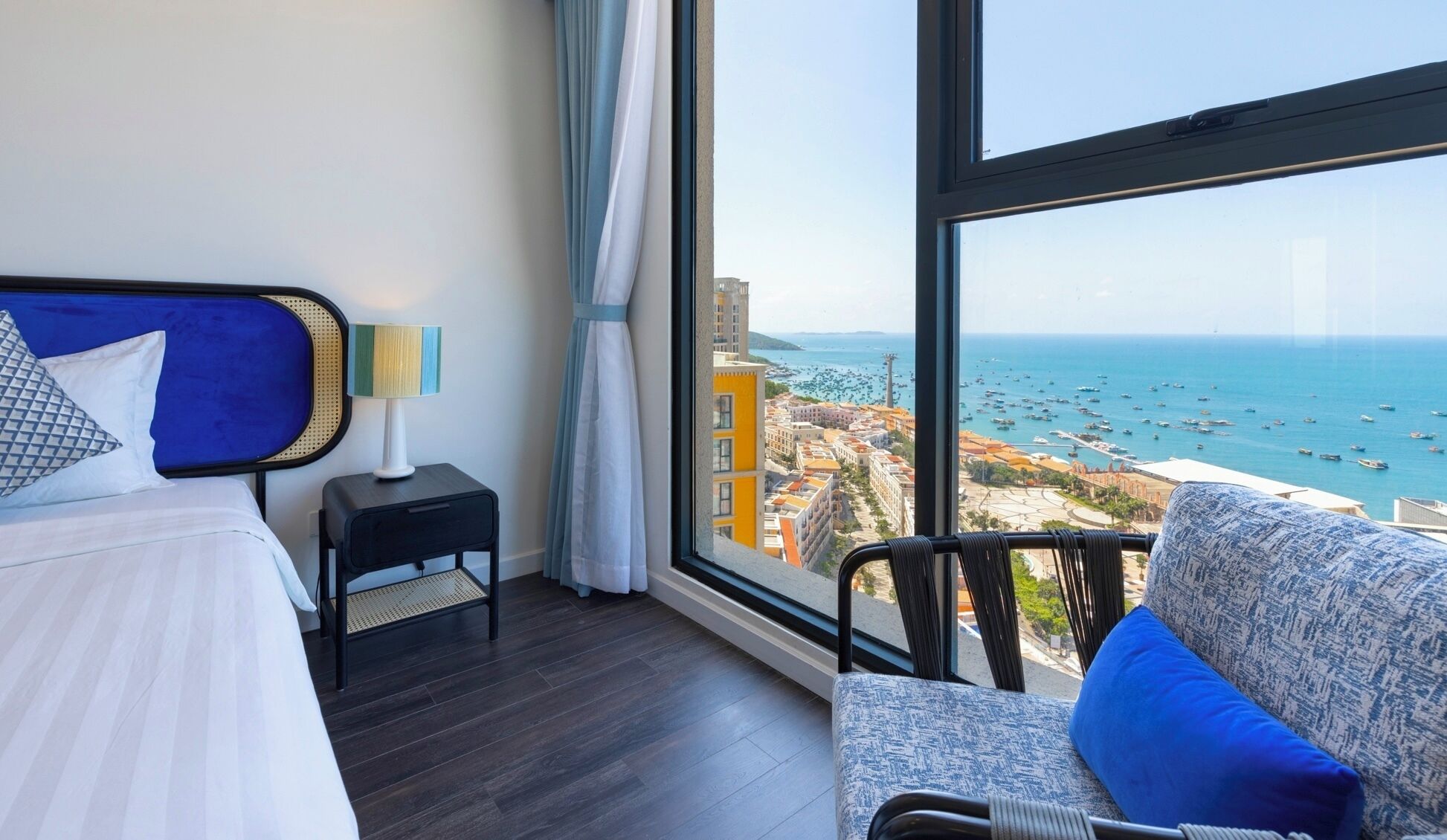 Atermis Three Bedroom Luxury - Firework and Ocean View | Roupas de cama antialérgicas