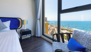 Atermis Three Bedroom Luxury - Firework and Ocean View | Hypo-allergenic bedding, memory-foam beds, minibar, desk - Atermis Regency Hillside Phu Quoc - Sea & Fireworks View (Phu Quoc)