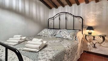 2 Schlafzimmer, BĂŒgeleisen/BĂŒgelbrett, kostenloses WLAN, BettwĂ€sche