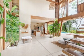 Villa, 3 habitaciones, con acceso para personas discapacitadas, para fumadores | Sala de estar | Libros